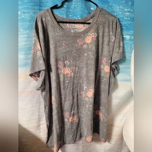🩷 Torrid Gray Floral Short Sleeve Tee